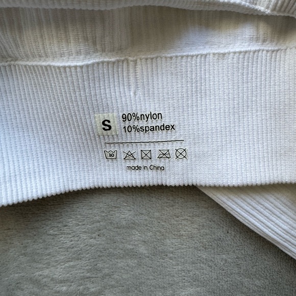 2 PACK Crop top. White and Pink. Size: S. worn once - Picture 2 of 3